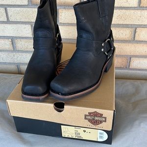 Women’s 9.5 black Laredo Harley Davidson riding boots